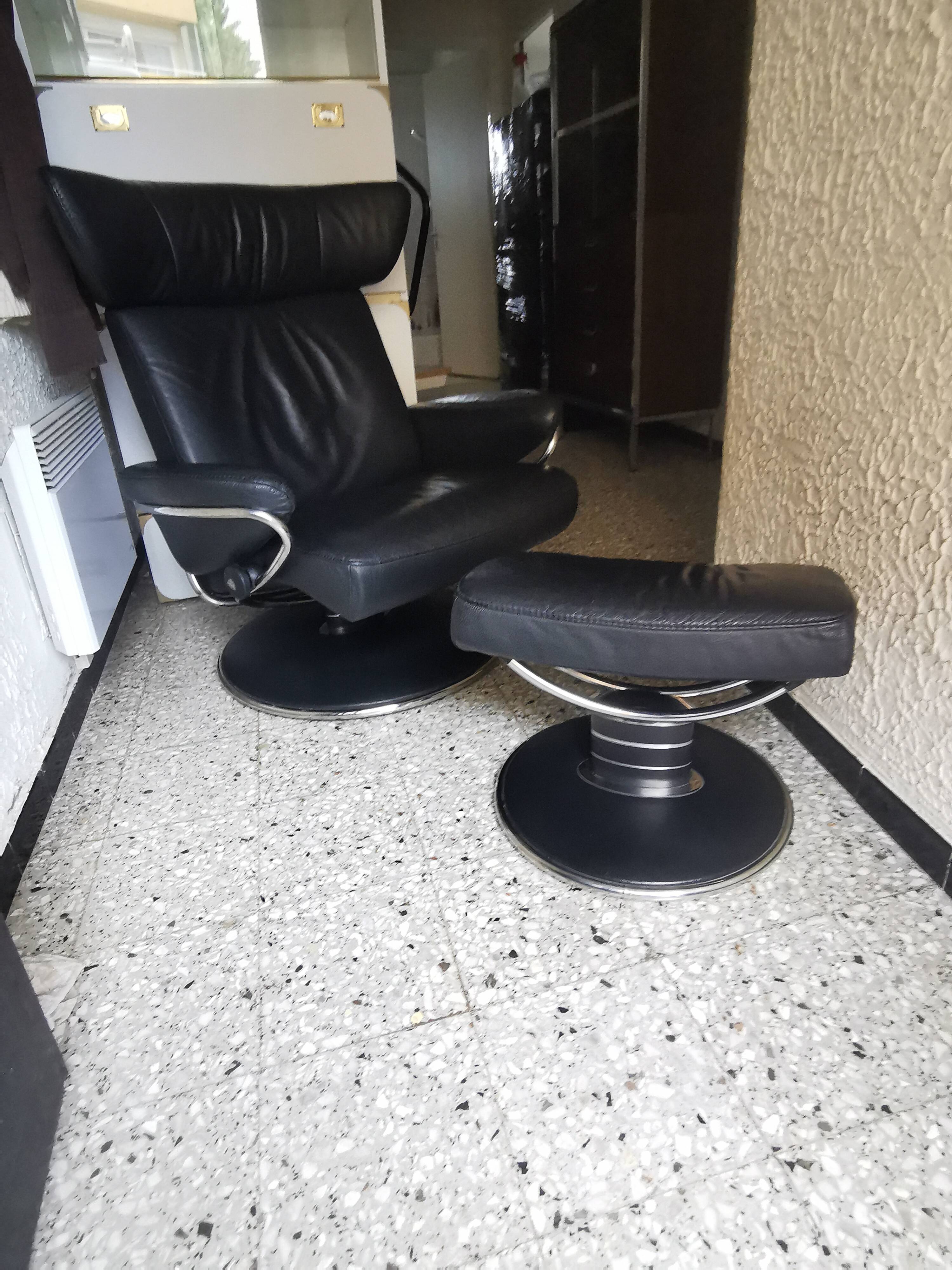 Stressless chair ekorness jazz grained leather and his foot rests