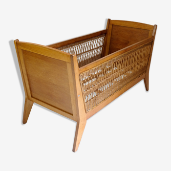 Children's bed or crib with wicker décor, 1960-1970.