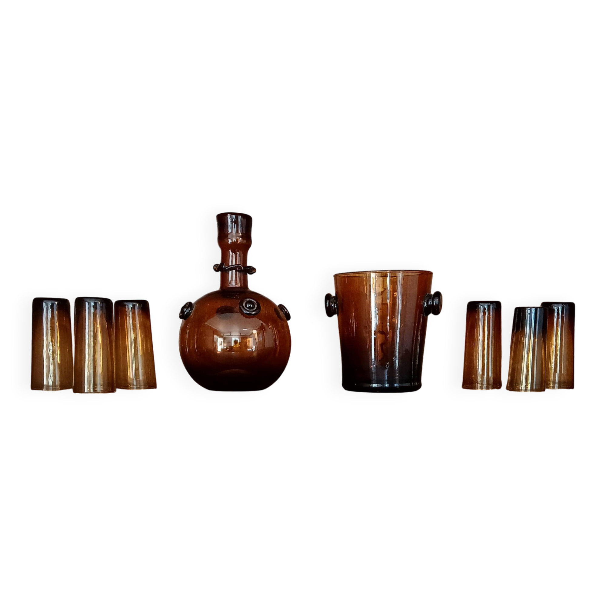 8 pieces in bubble glass