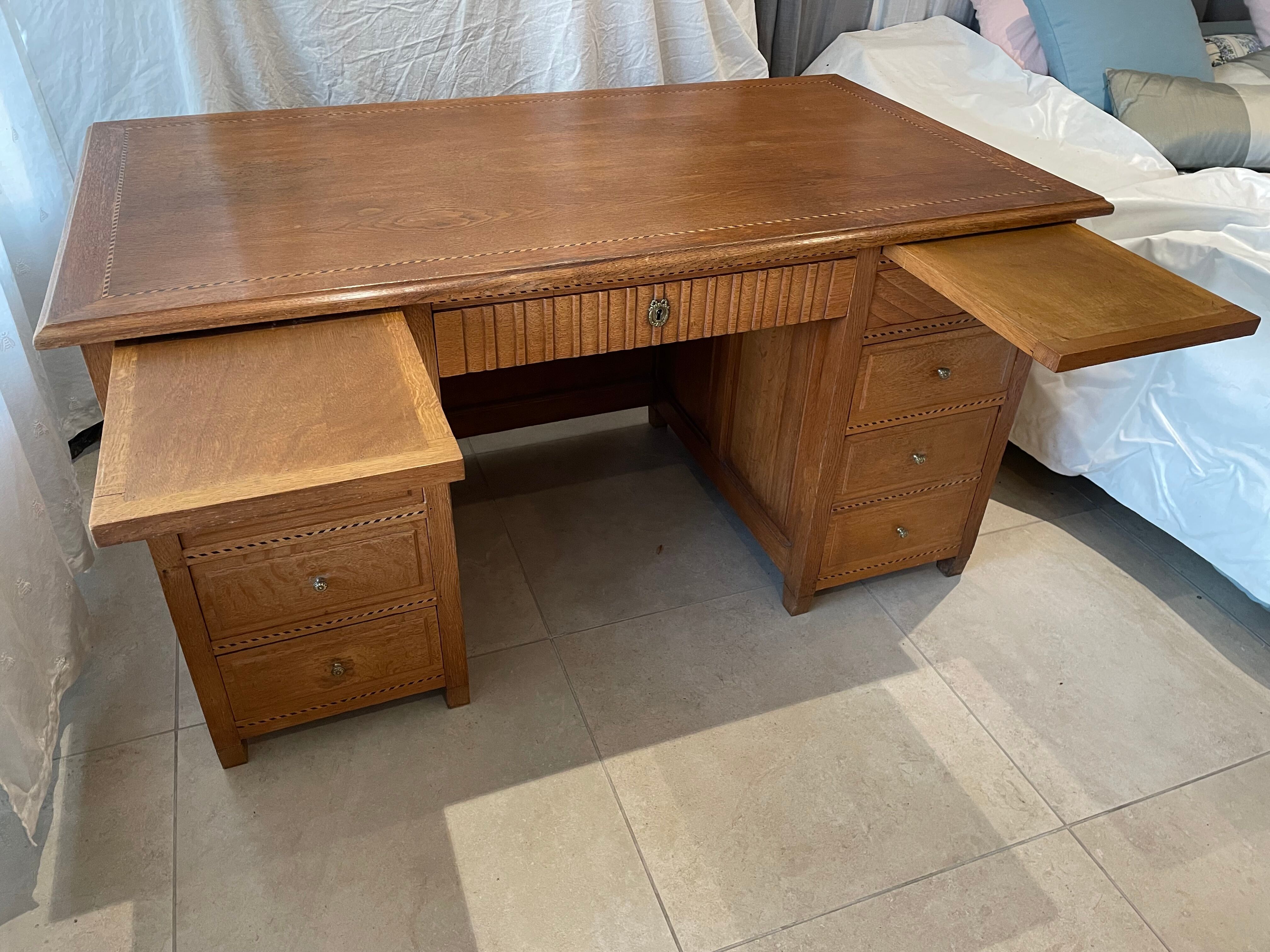 Minister's Office in Oak