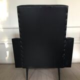 Fauteuil simili cuir noir 1970