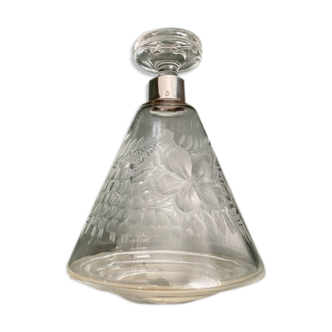 Carafe cristal gravé, col argent, art déco