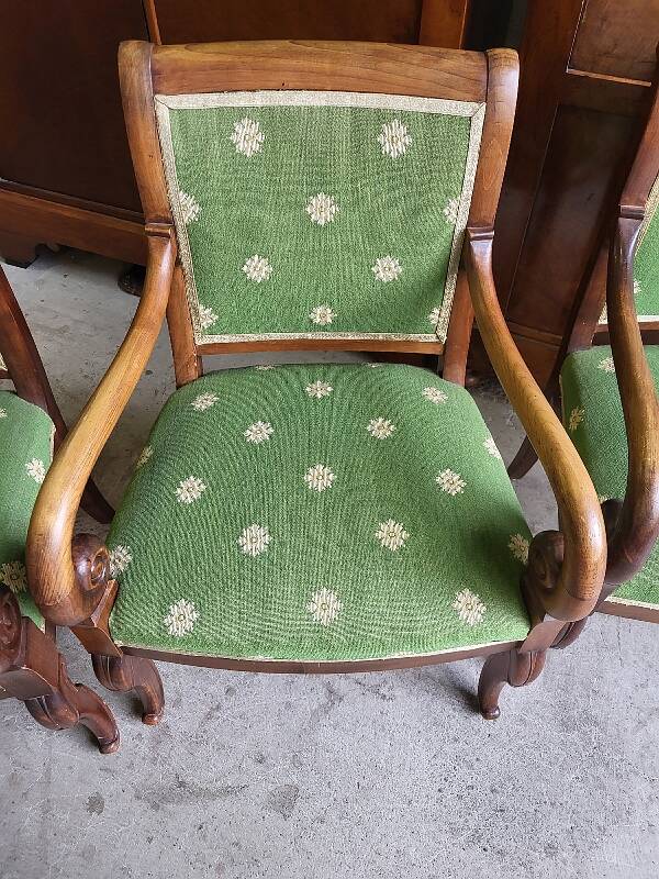 Serie de 4 fauteuils de style empire a crosse