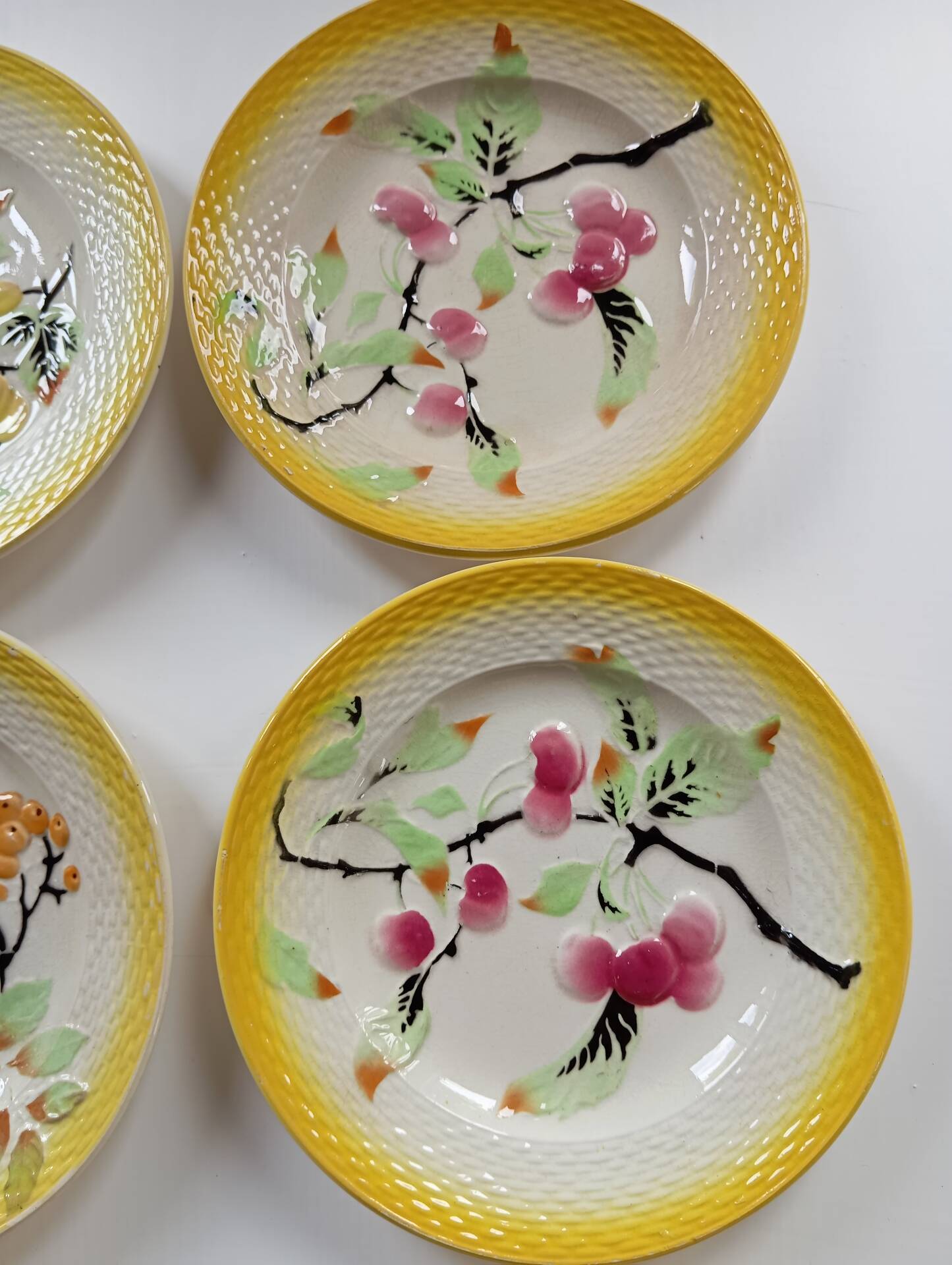 6 Art Deco dessert plates in barbotine. Moulin des Loups.