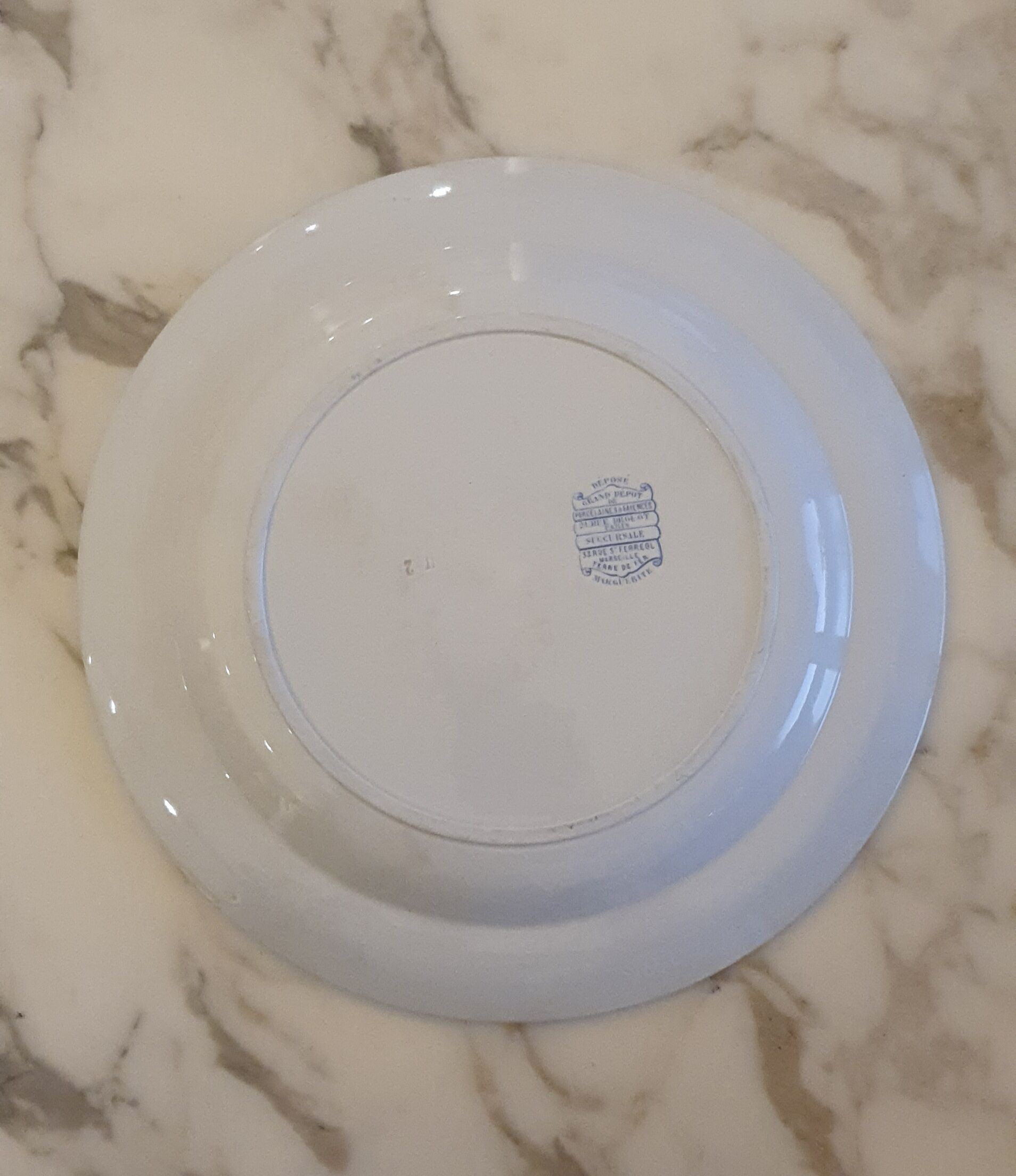 Round dishes Iron Earth