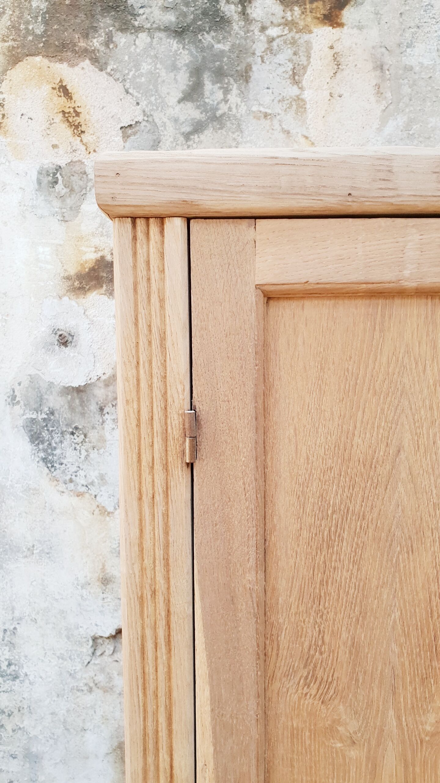 Armoire vintage