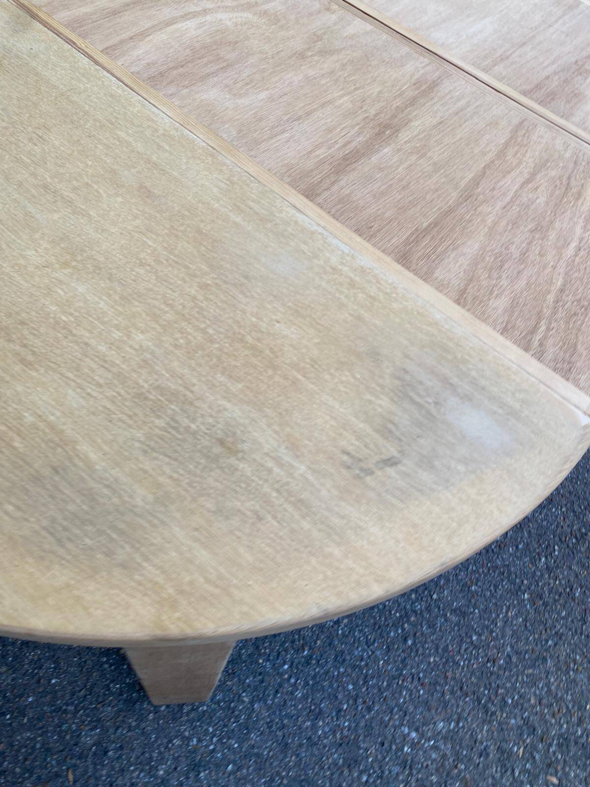Table à manger scandinave ronde extensible décapée en chêne brut 1980