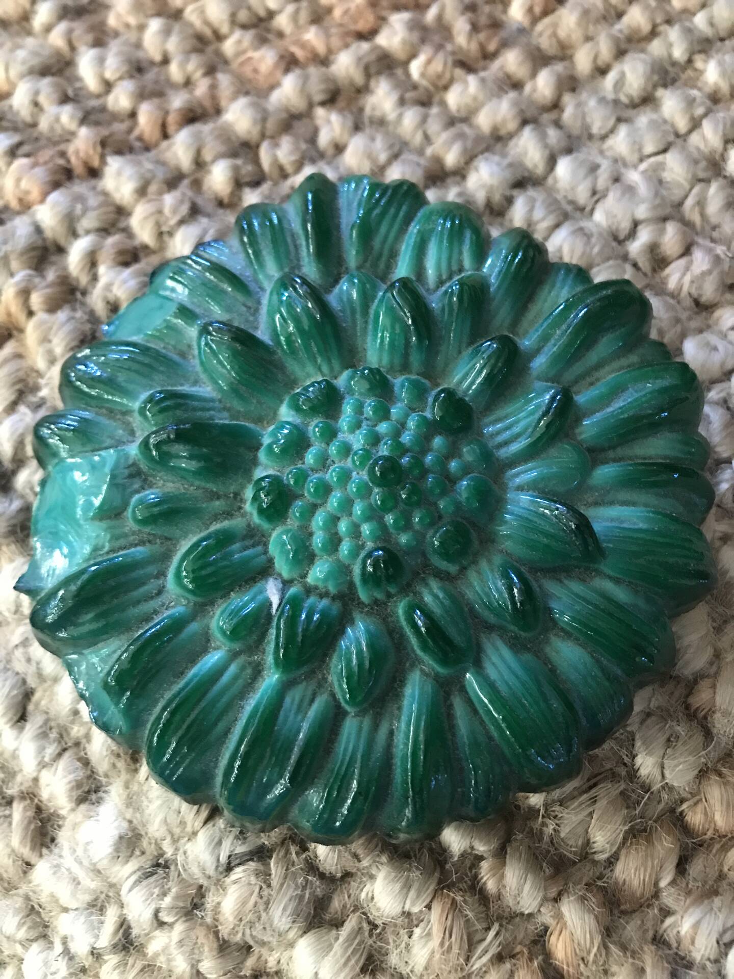Art Deco bonbonnière in green malachite