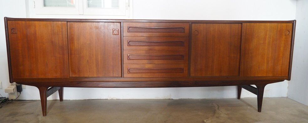 Johannes Andersen 1960 teak enfilade
