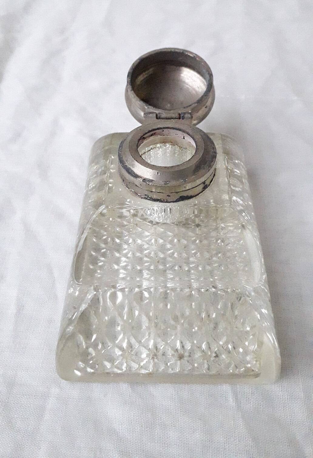 Glass inkwell