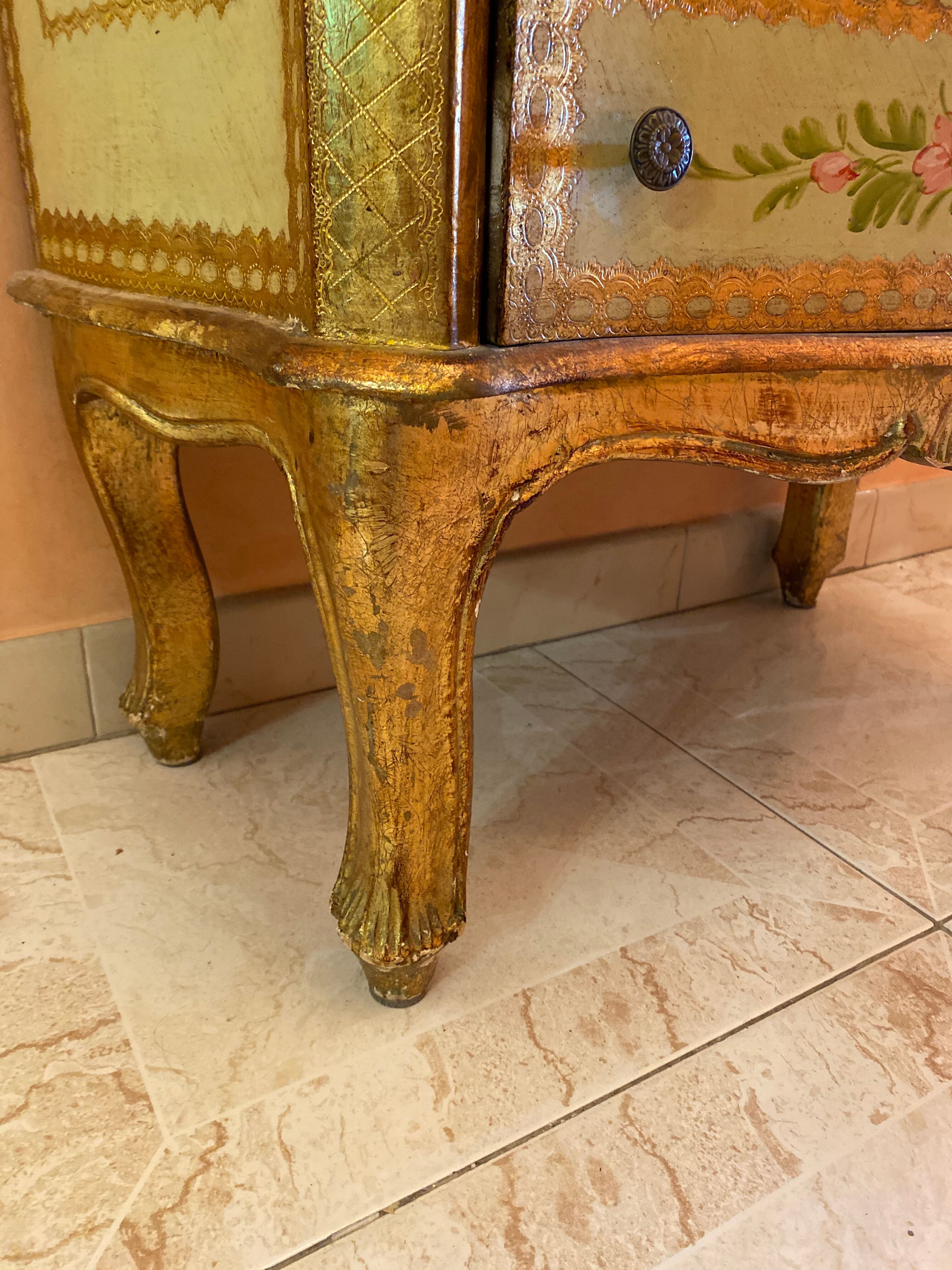 Venetian floral decoration dresser