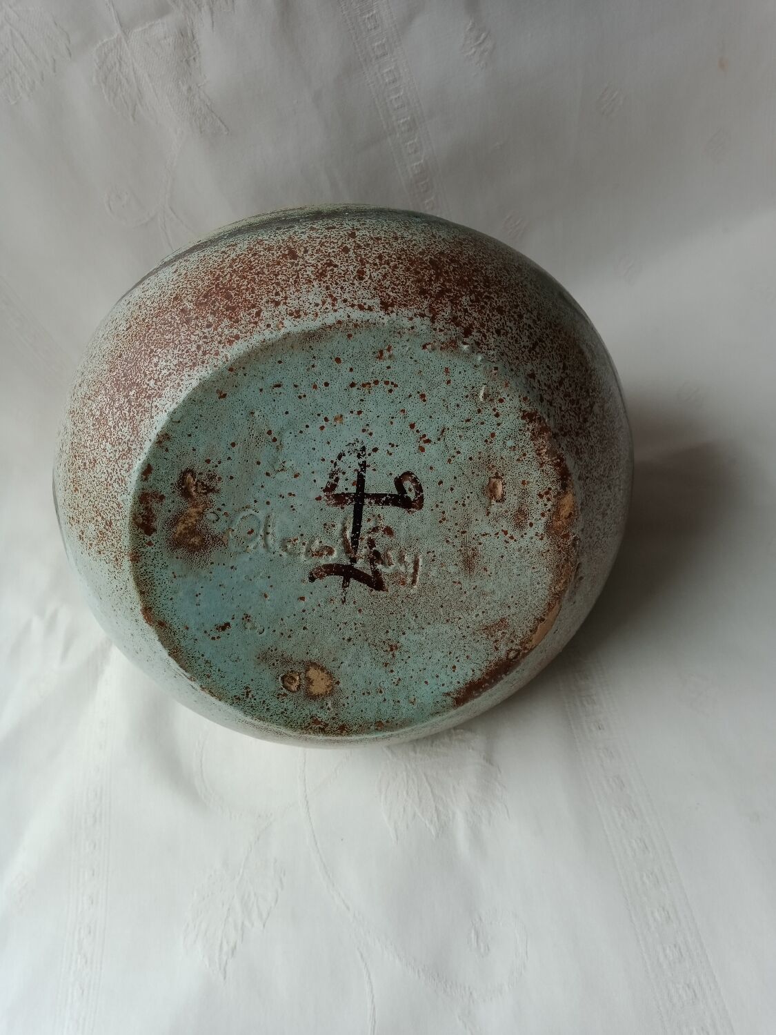 Accolay vase decorated with fish