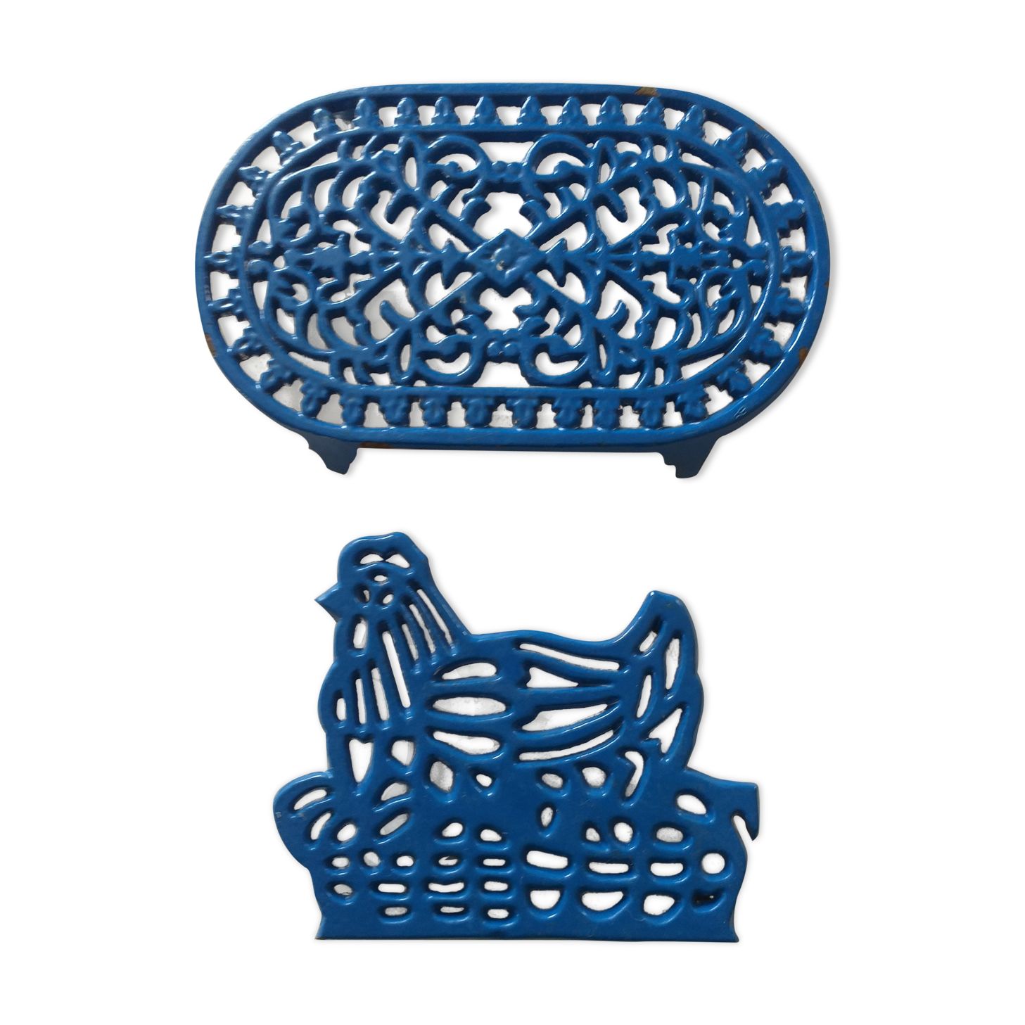 Vintage cast iron dish underside