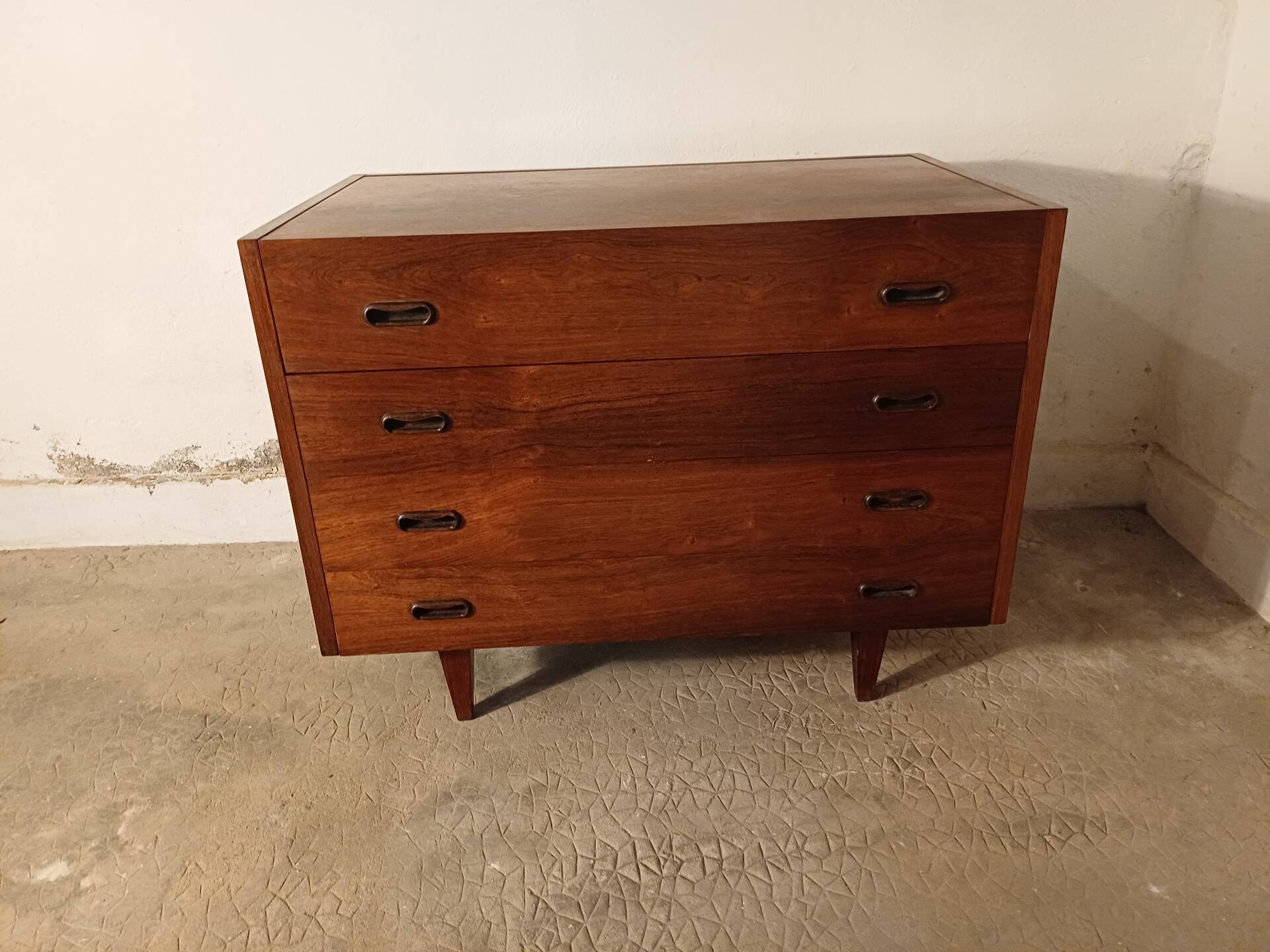Scandinavian chest of drawers