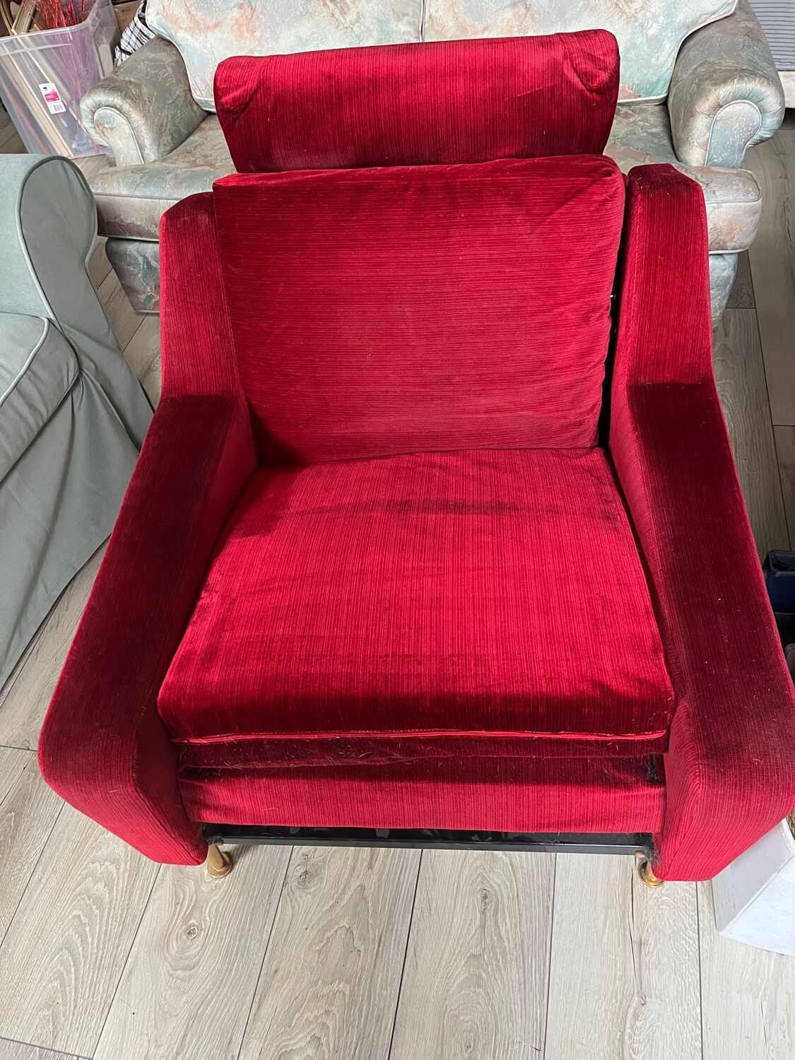 Set of 3 airborne velvet red armchairs