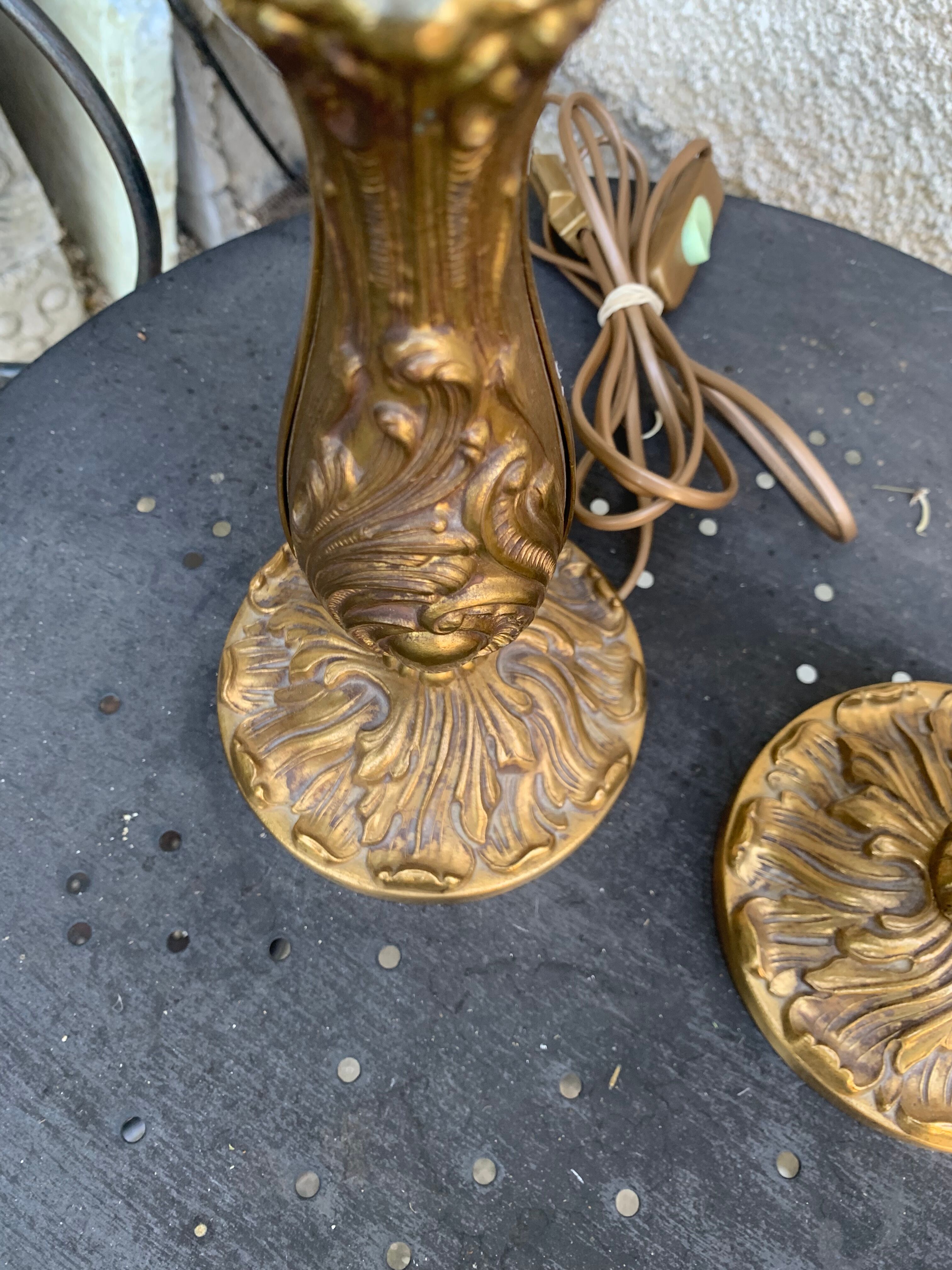Pair of table lamps in chiseled brass vintage foliage pattern