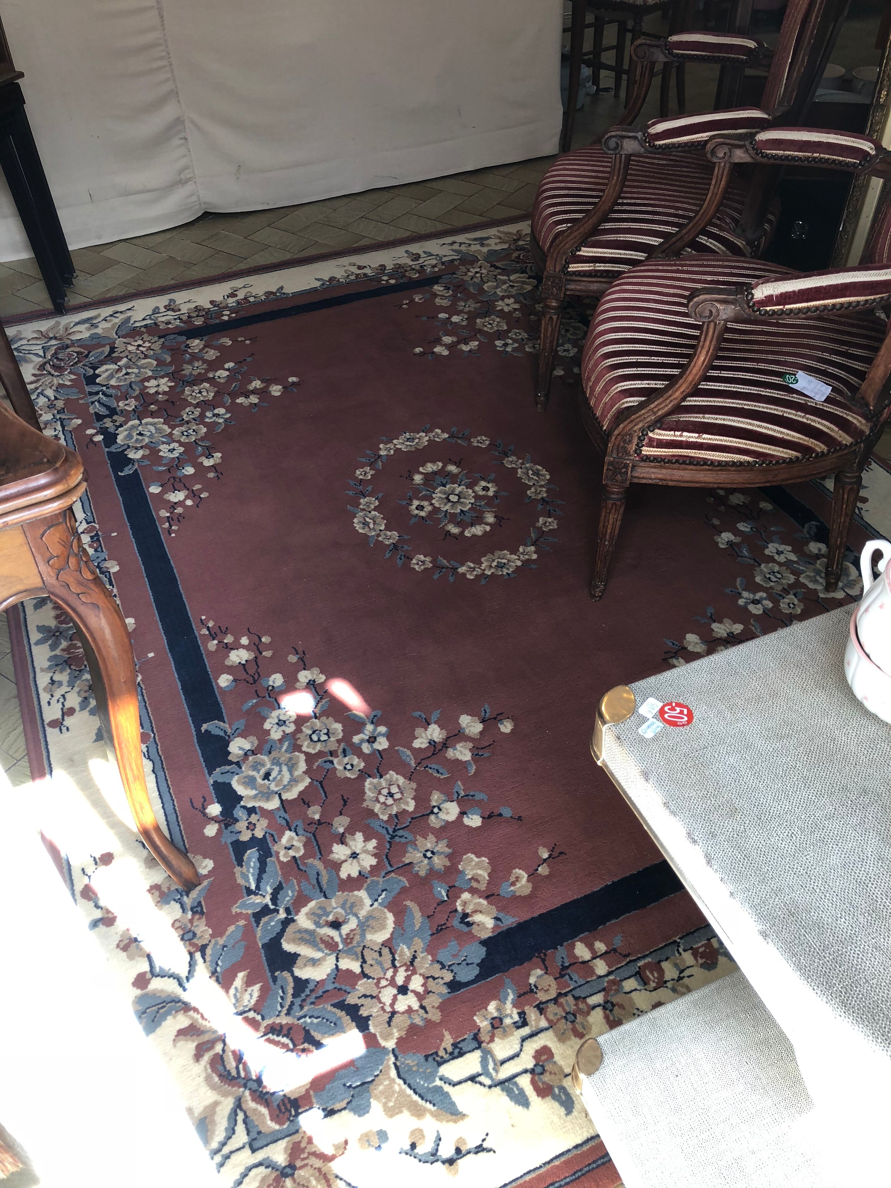 Ornate pattern rug 230 x174cm