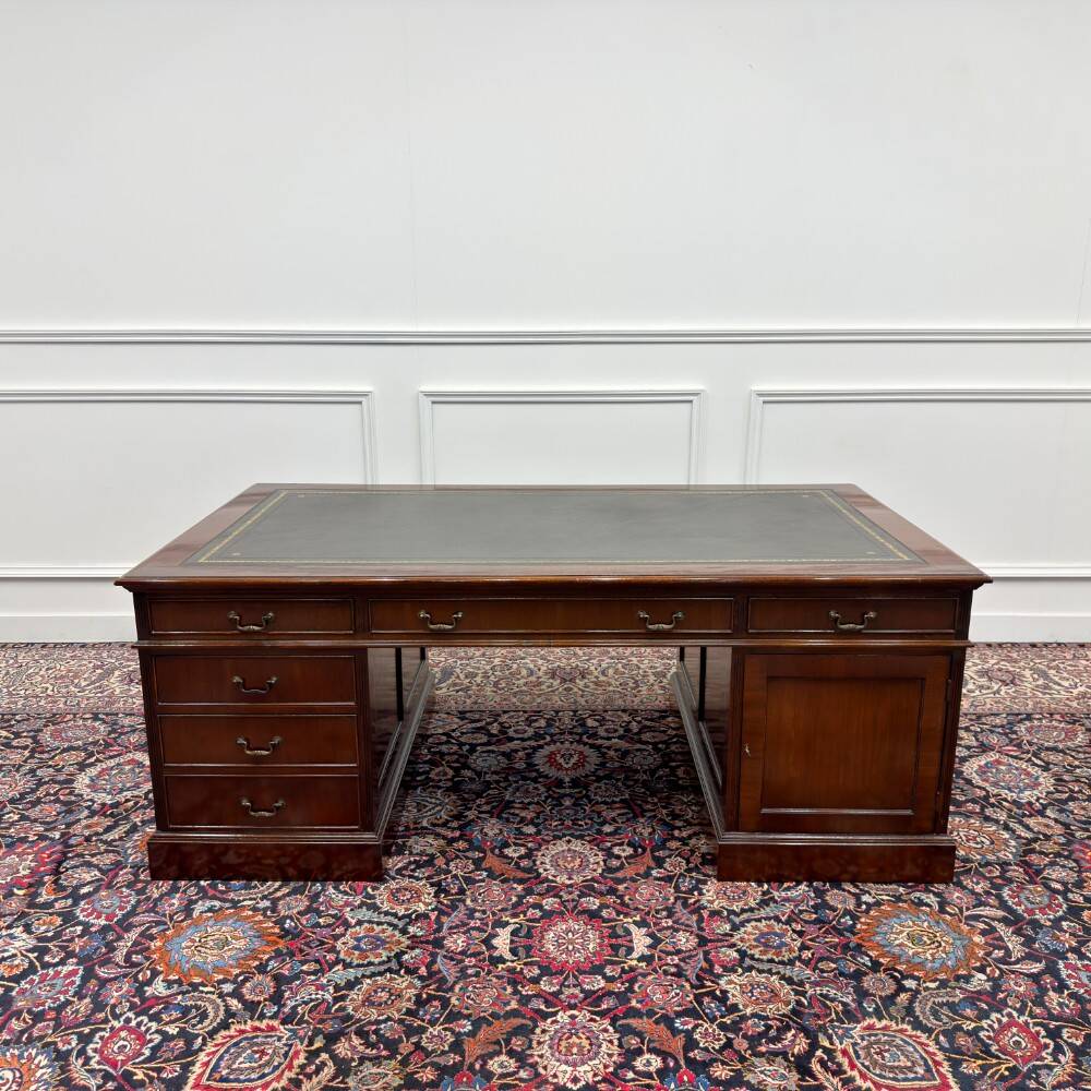 Très grand classique anglais Partnerdesk