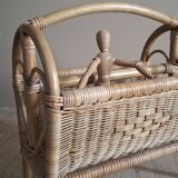 Heart-shaped rattan magazine rack
