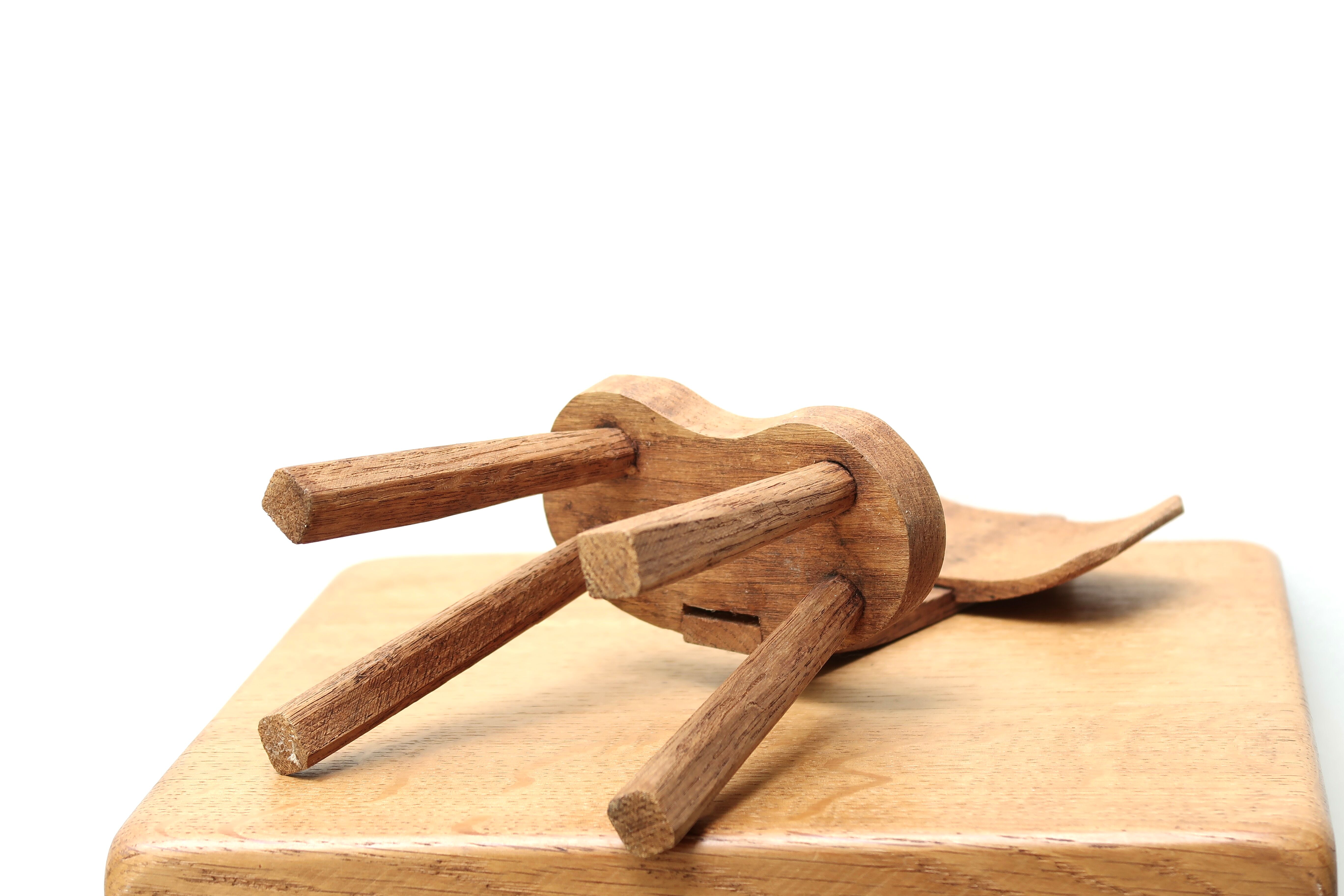 Chaise pour poupée en bois, années 50