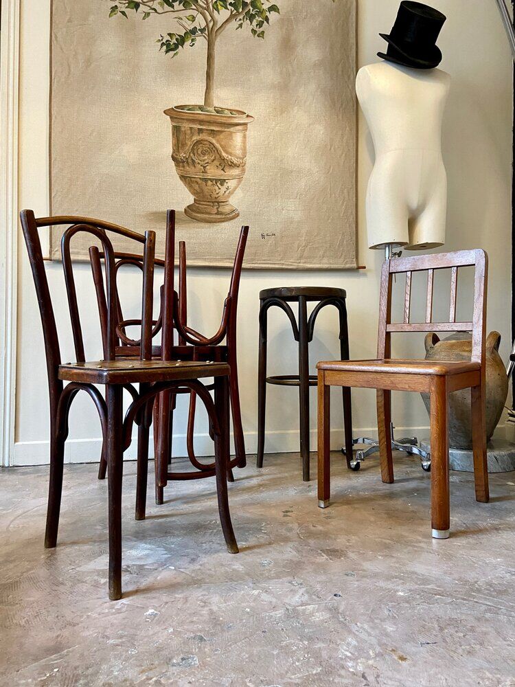 2 bistro chairs in arched and dark wood