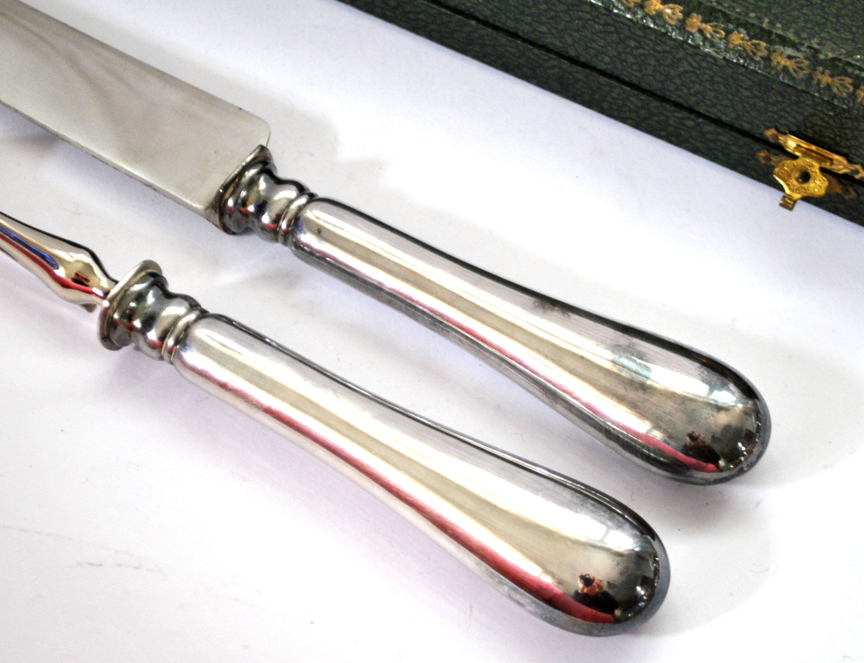 Silver-plated metal knife and fork service cutlery with medallion Fr. SPRENGER STRASBOURG 1900