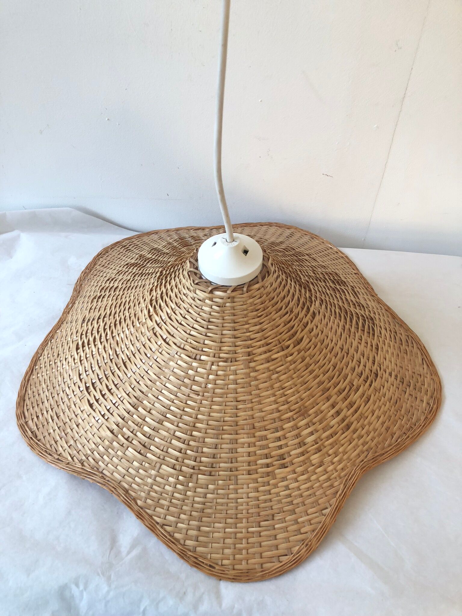 Vintage rattan suspension