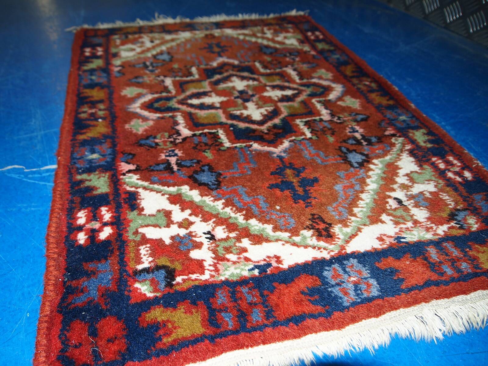 Tapis Vintage Hamadan en Laine, Années 1970, Élégance Traditionnelle