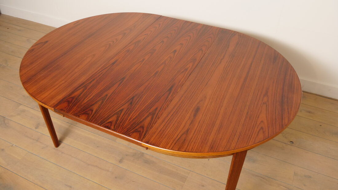 Vintage round dining table | Rosewood | Extendable