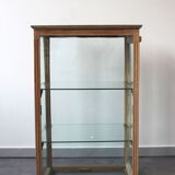 Showcase in oak and glass