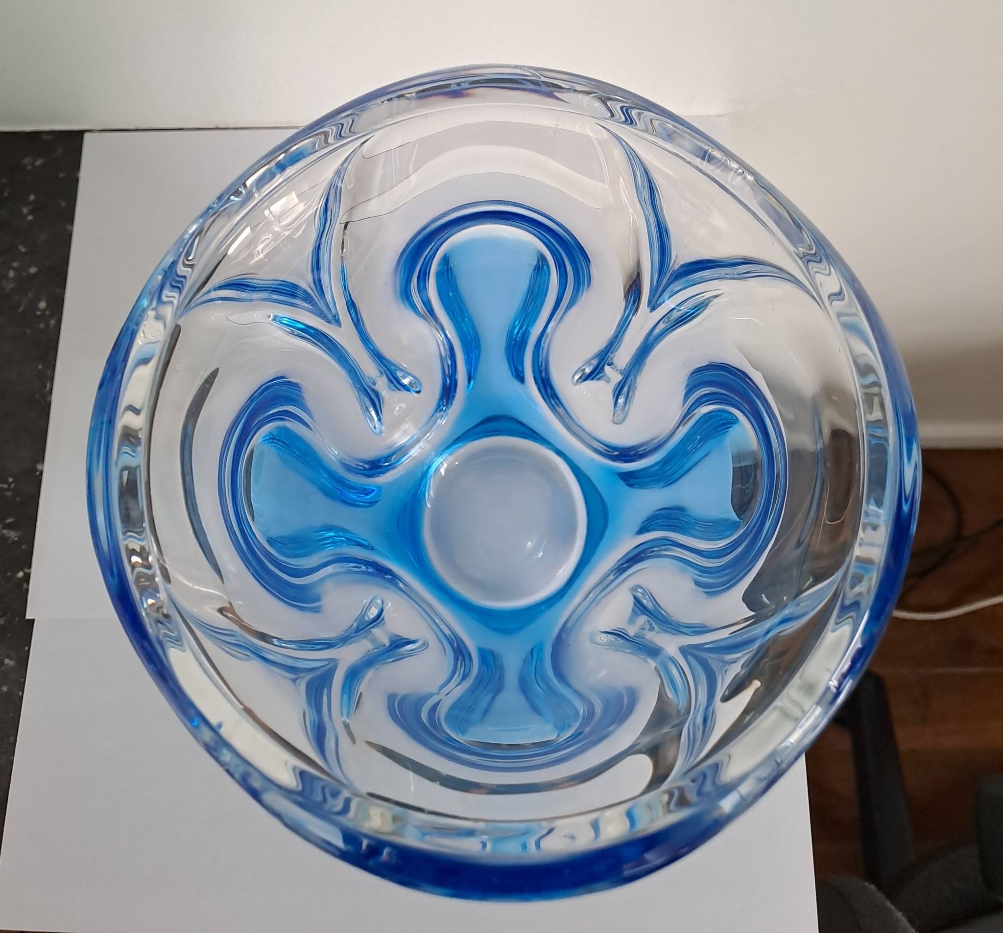 Large two-tone pressed glass vase in the Art Deco style (Walther Glas, Germany, late 20th century)