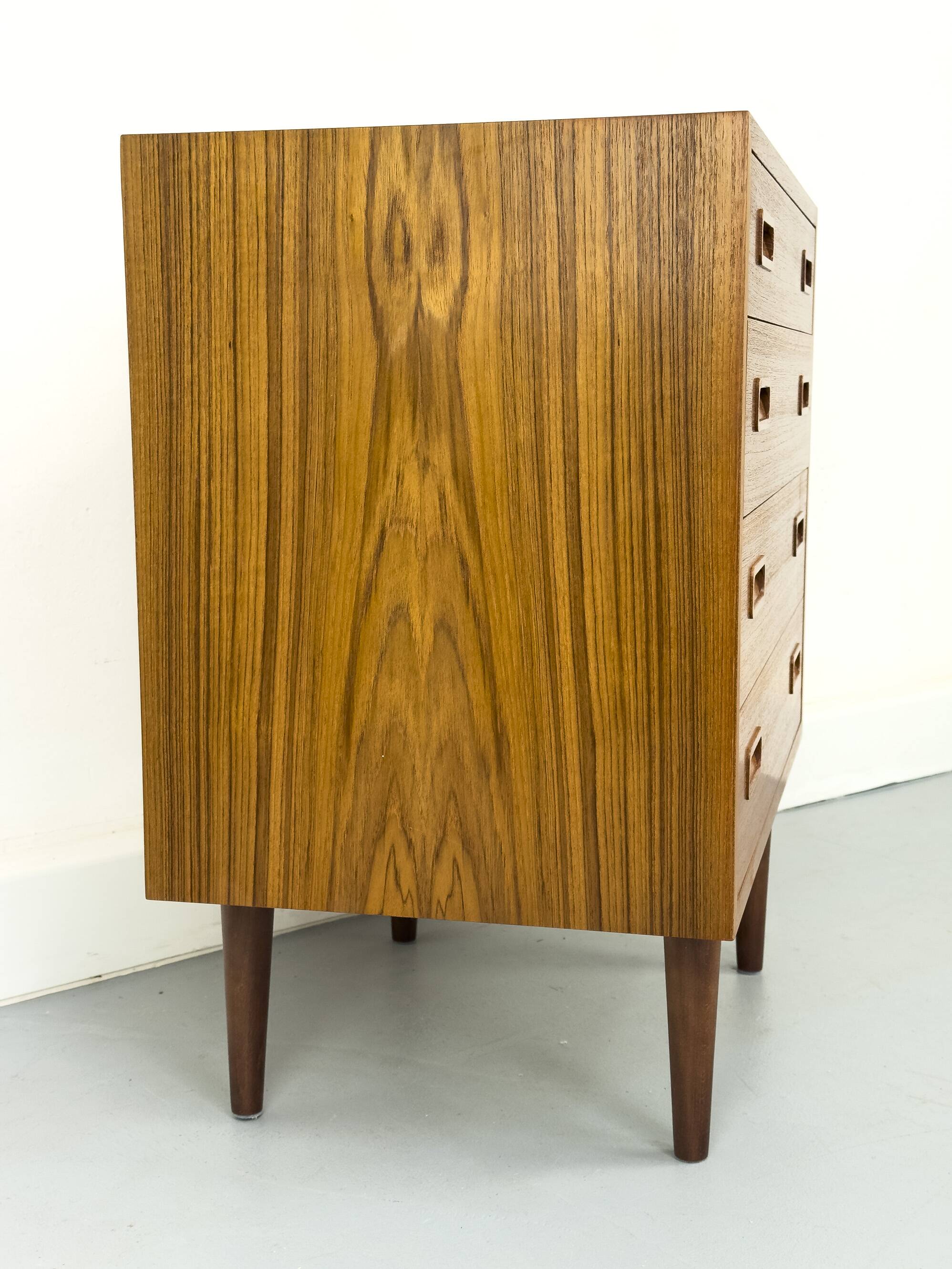 Commode en teck par Carlo Jensen pour Hundevad & Co., années 1960