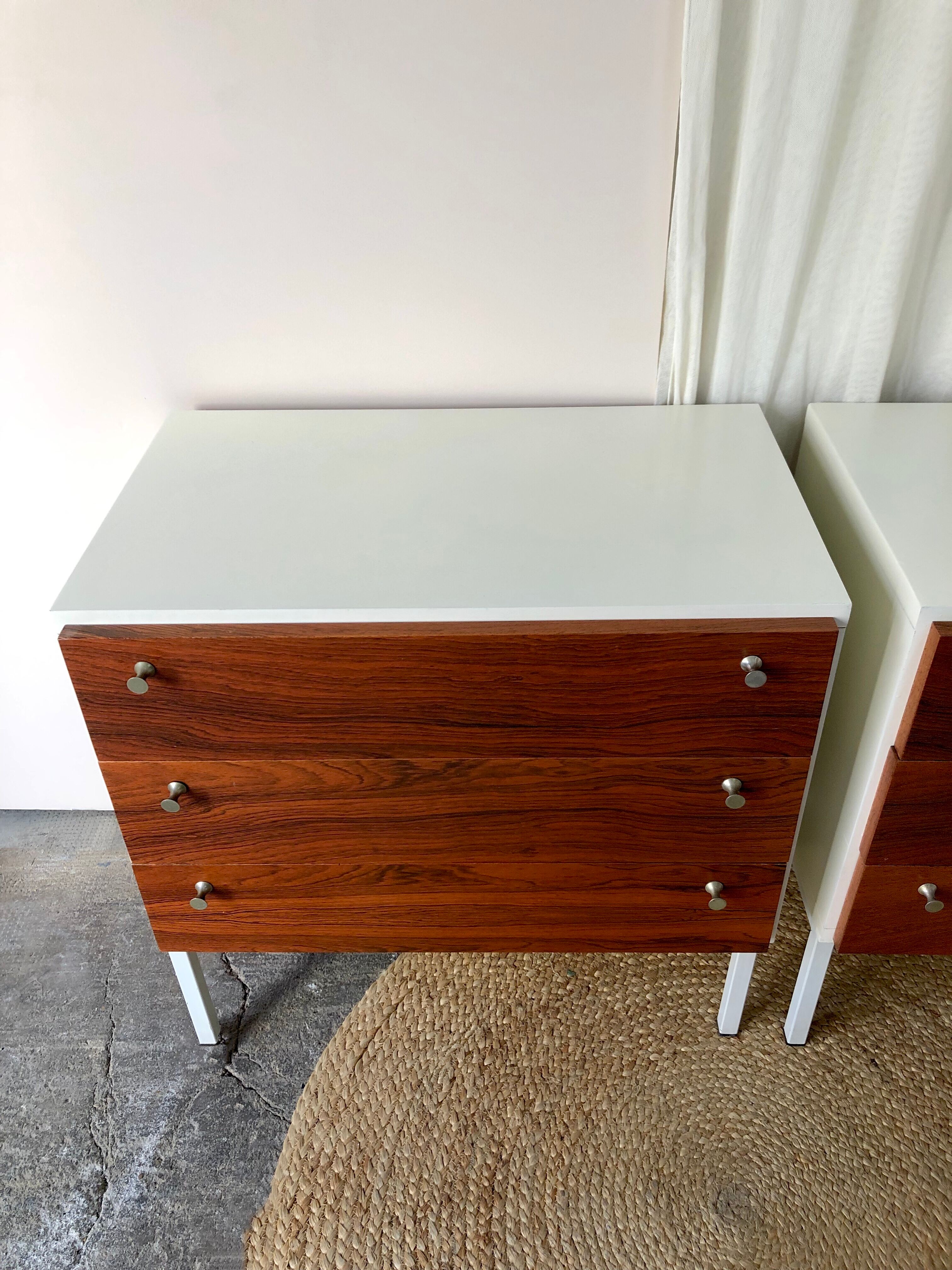 Paire de commodes vintage