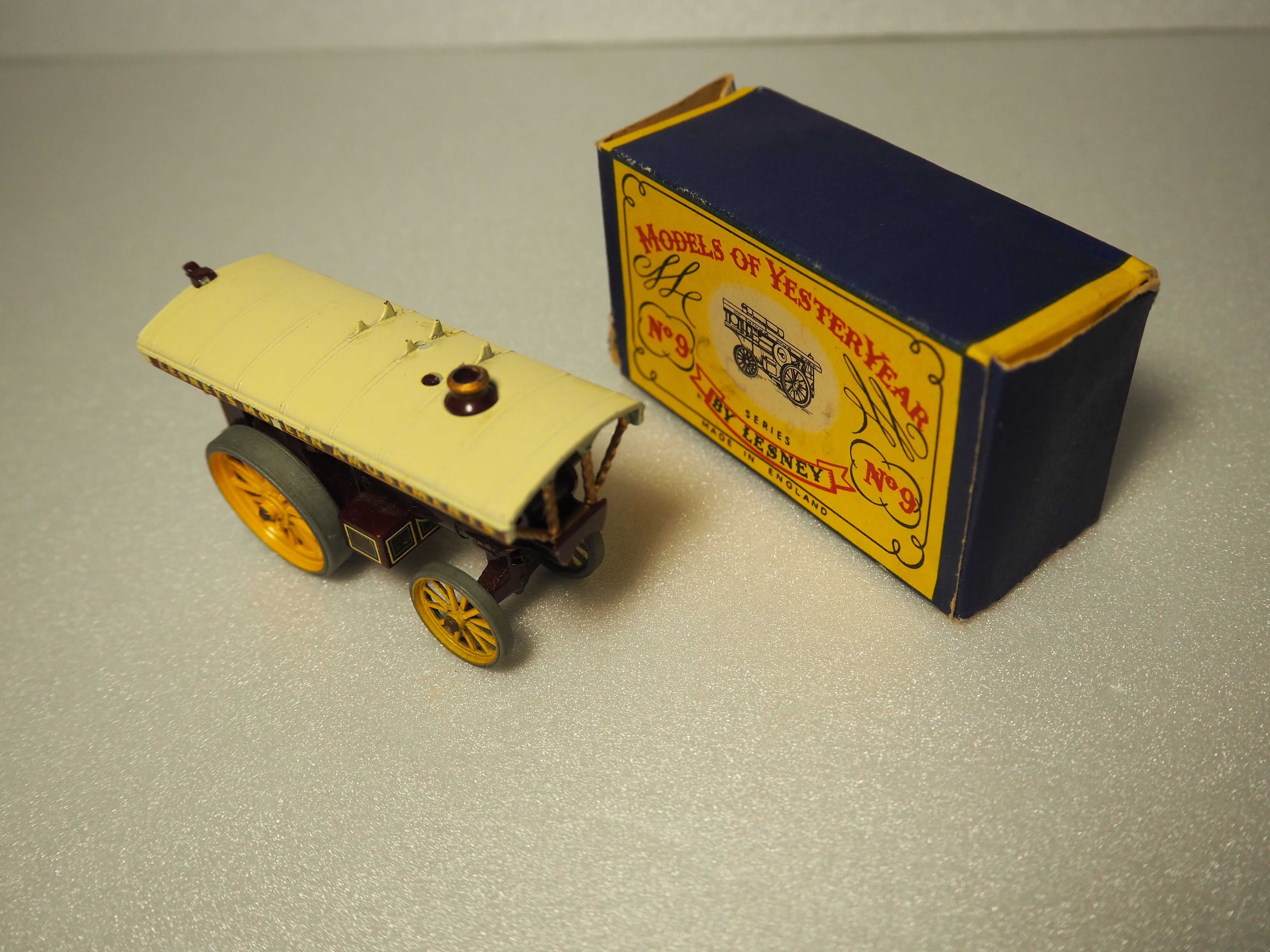 Matchbox models of yesteryear no.9 - the fowler big lion showman engine - series by lesney