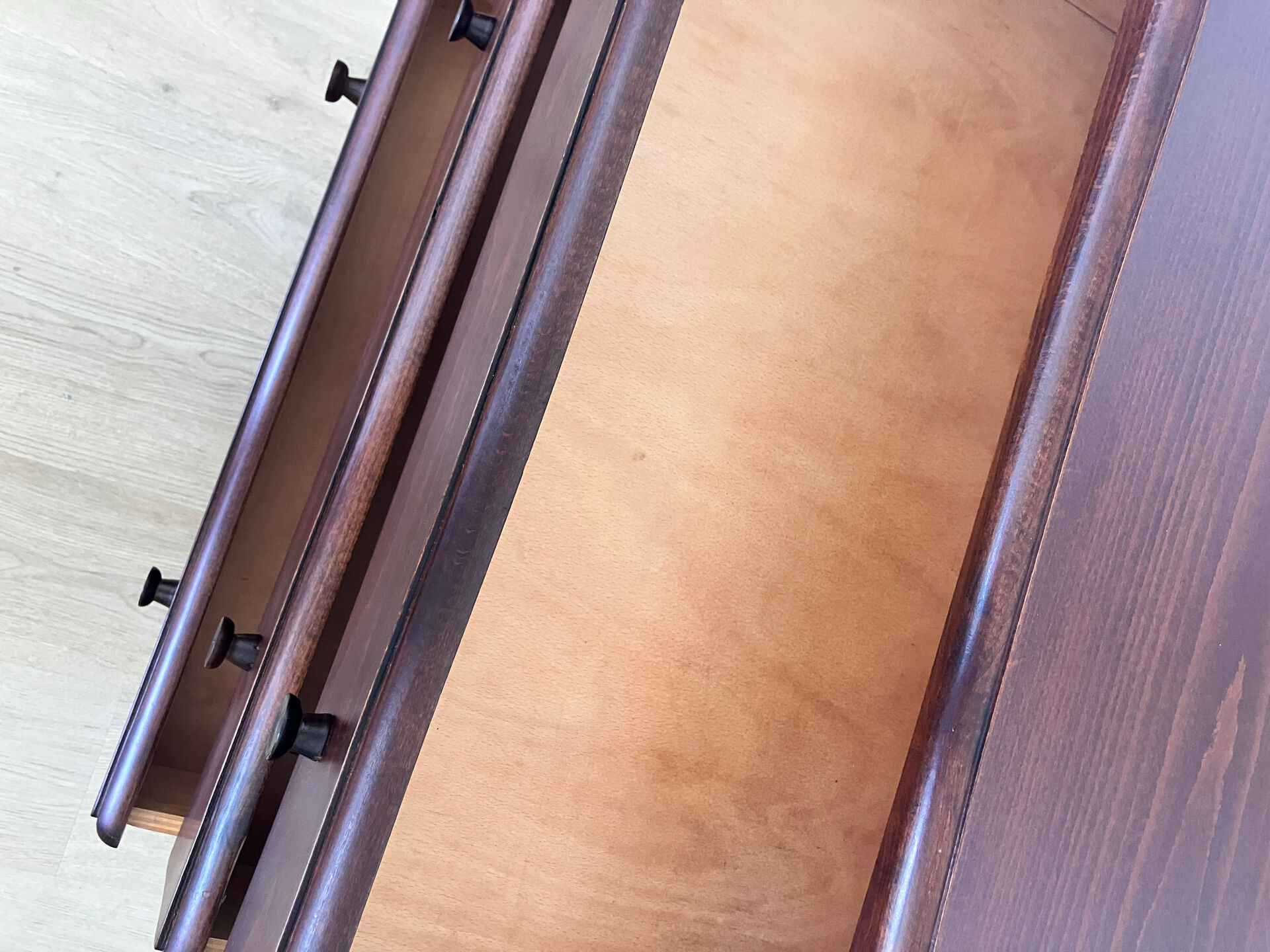 Solid wood chest of drawers