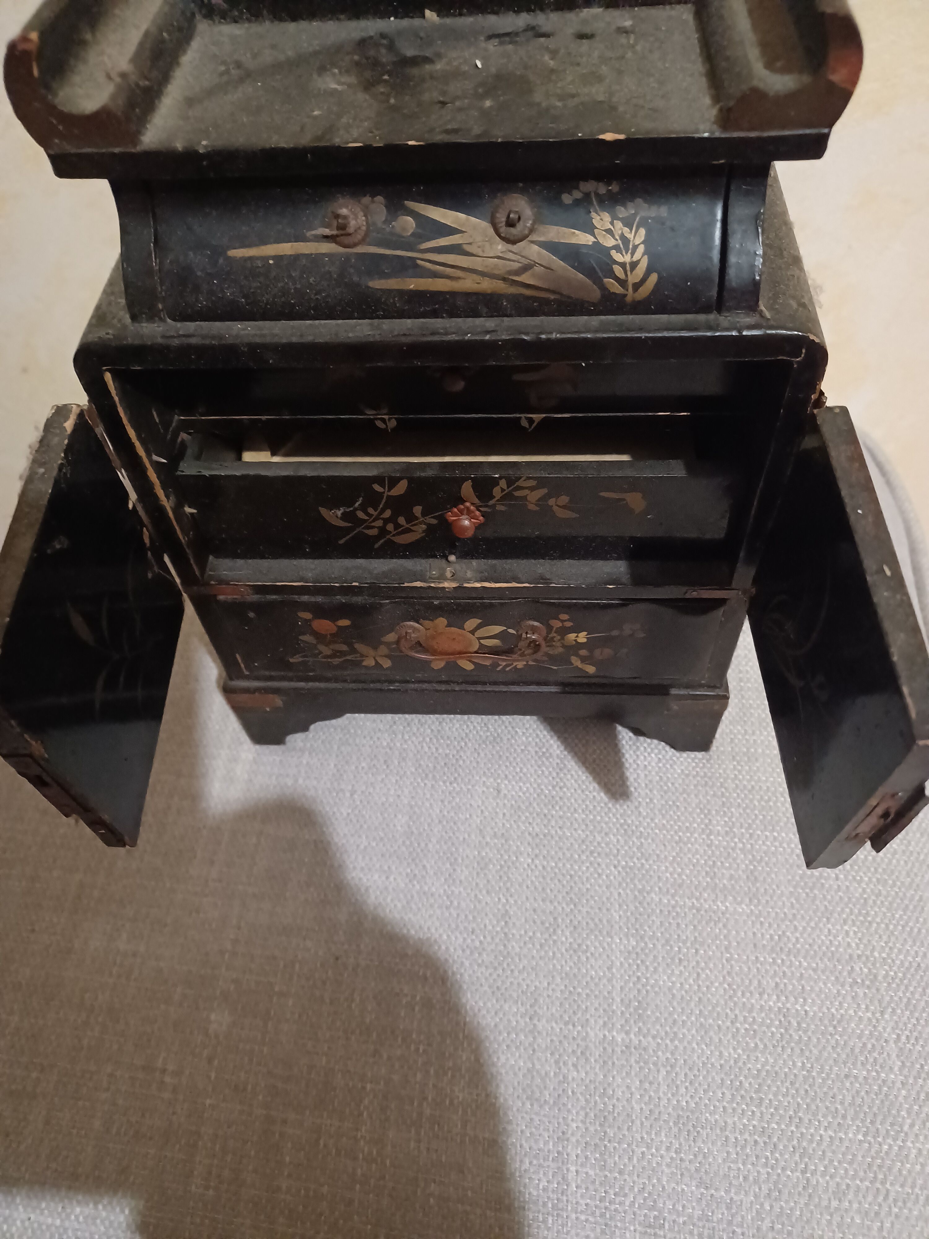 Japan miniature cabinet