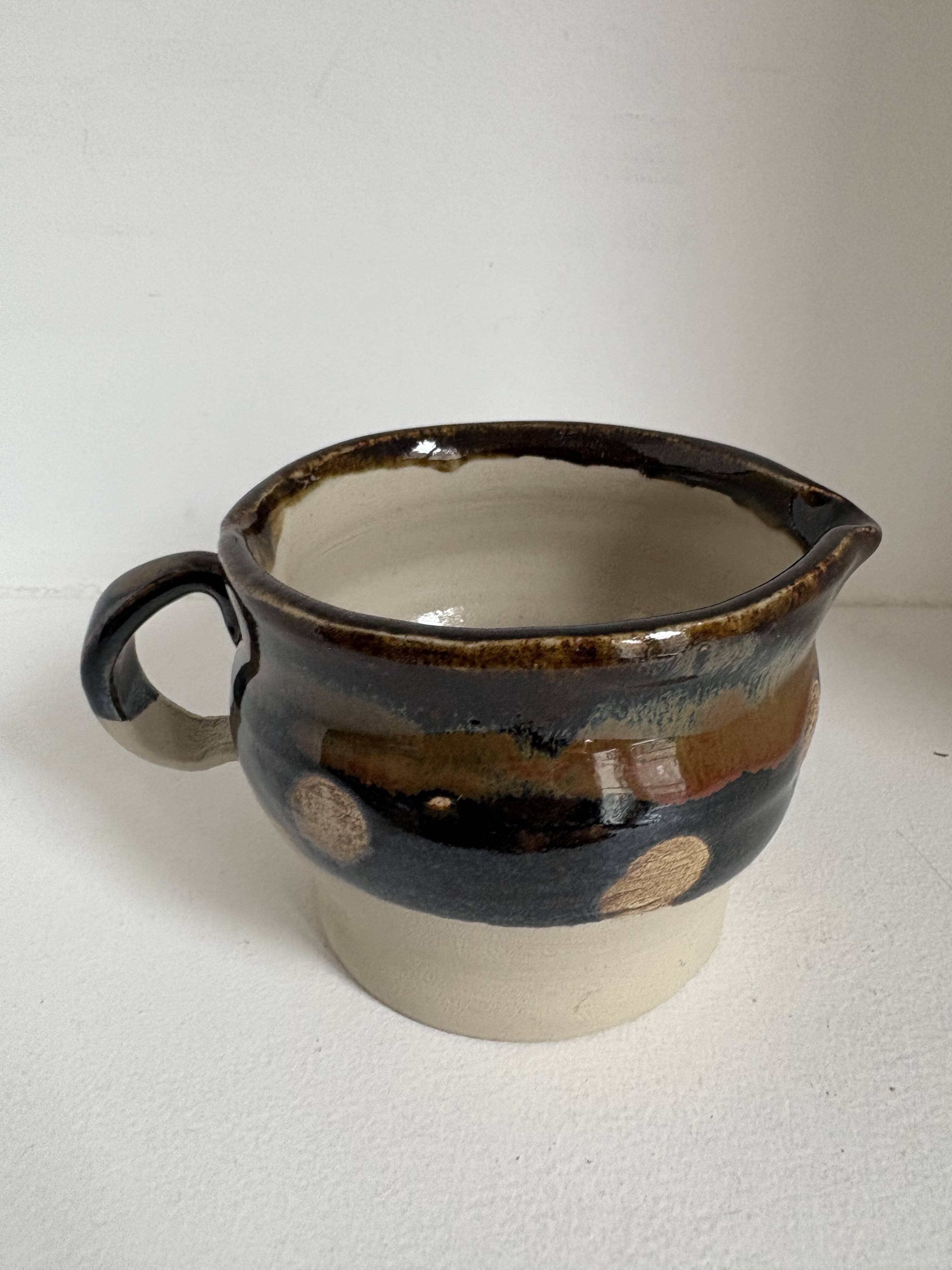 Set of 16 decorative items