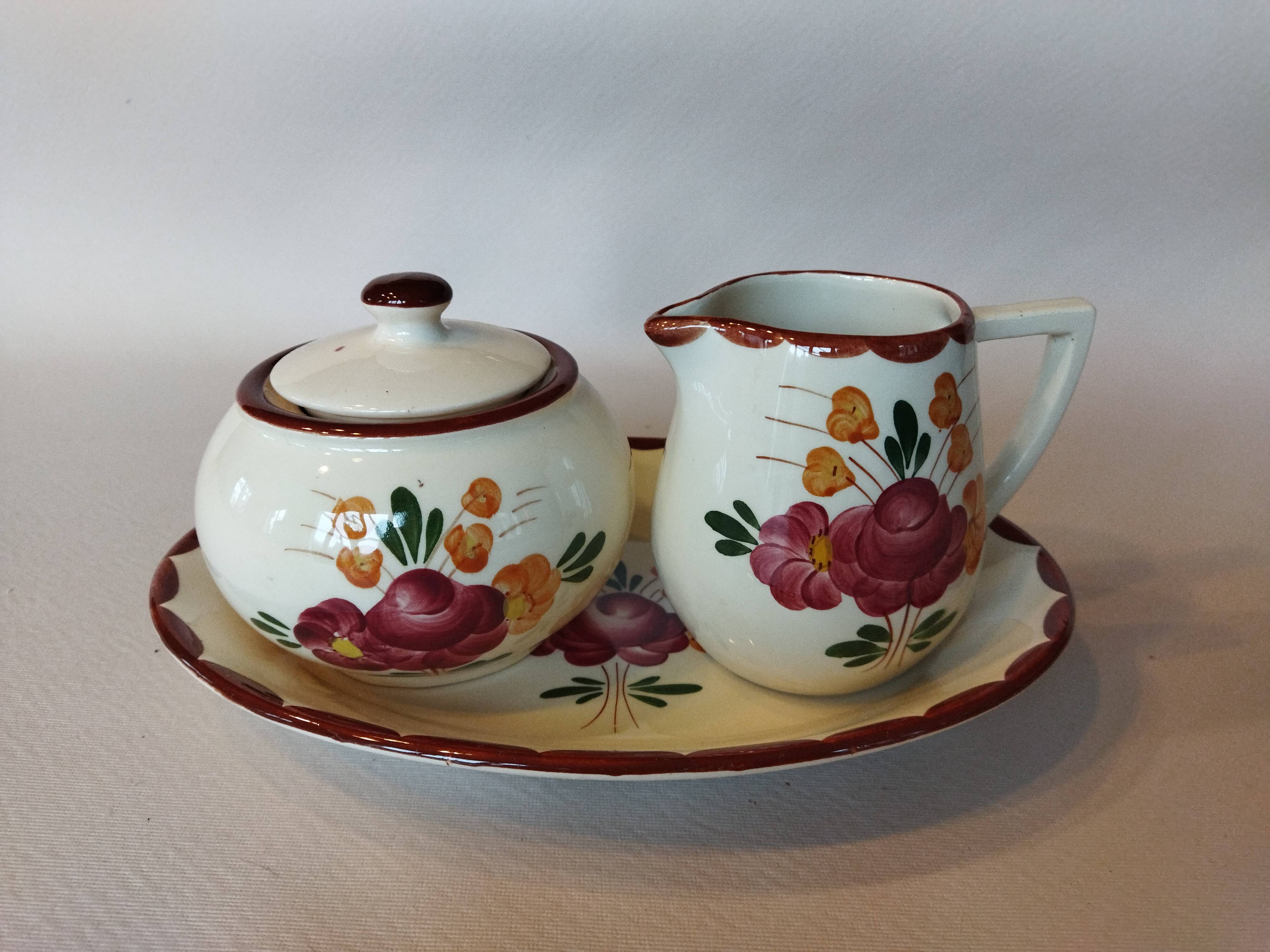 Longchamp Agen model sugar bowl and creamer on tray