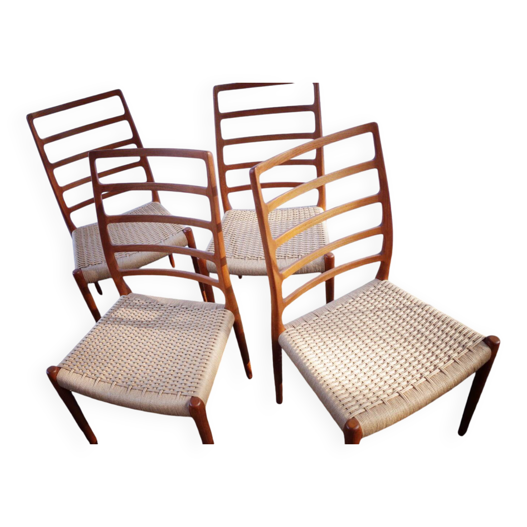 4 x danois Niels O. Møller sur teck, modèle 82