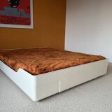 Double bed Series Ozoo, designed by Marc Berthier, white fibreglass, 70s.