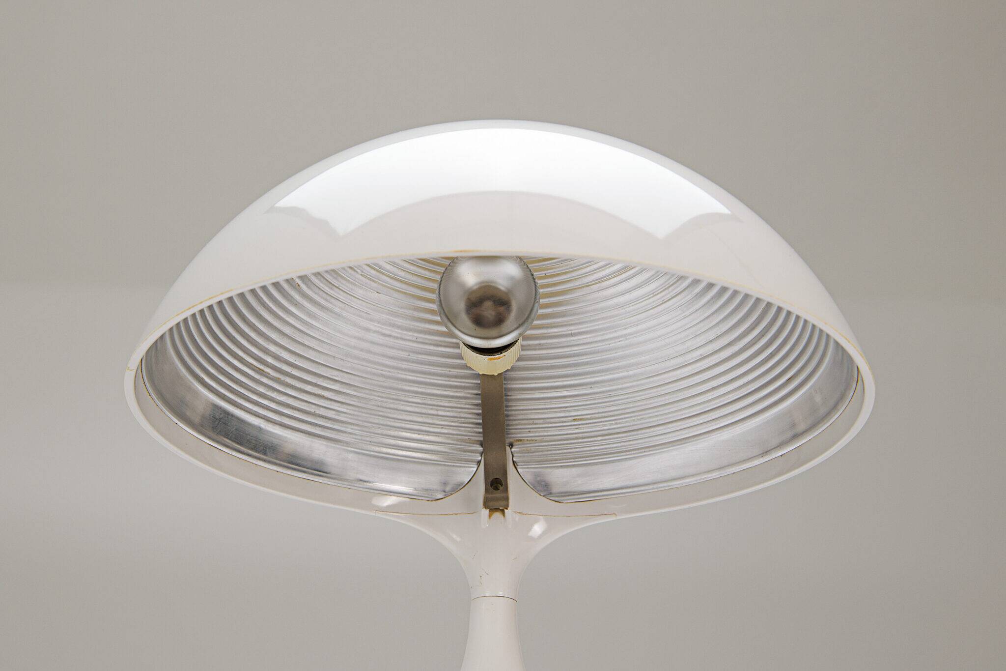 'Cobra 629' table lamp