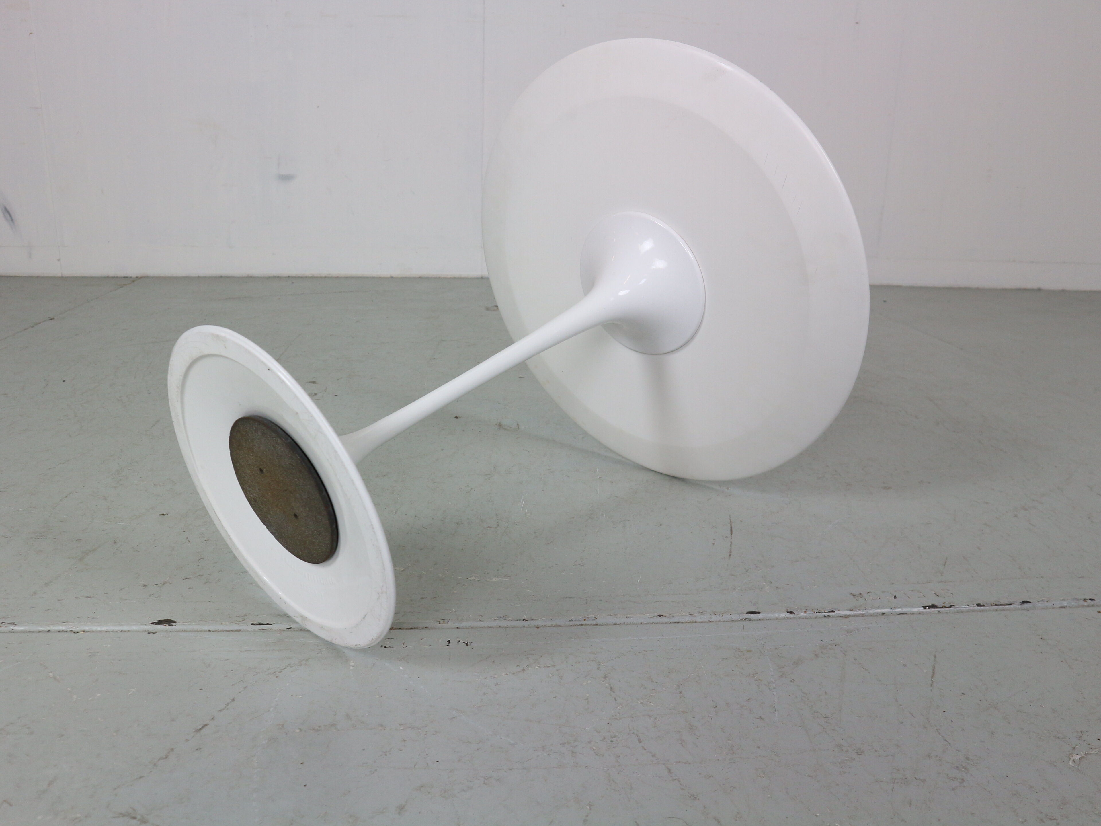 Eero Saarinen White Vintage Tulip Side Table for Knoll, 1960