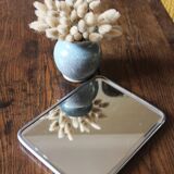 Rectangular barber mirror to pose