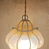 Suspension en verre ambré soufflé et fer forgé