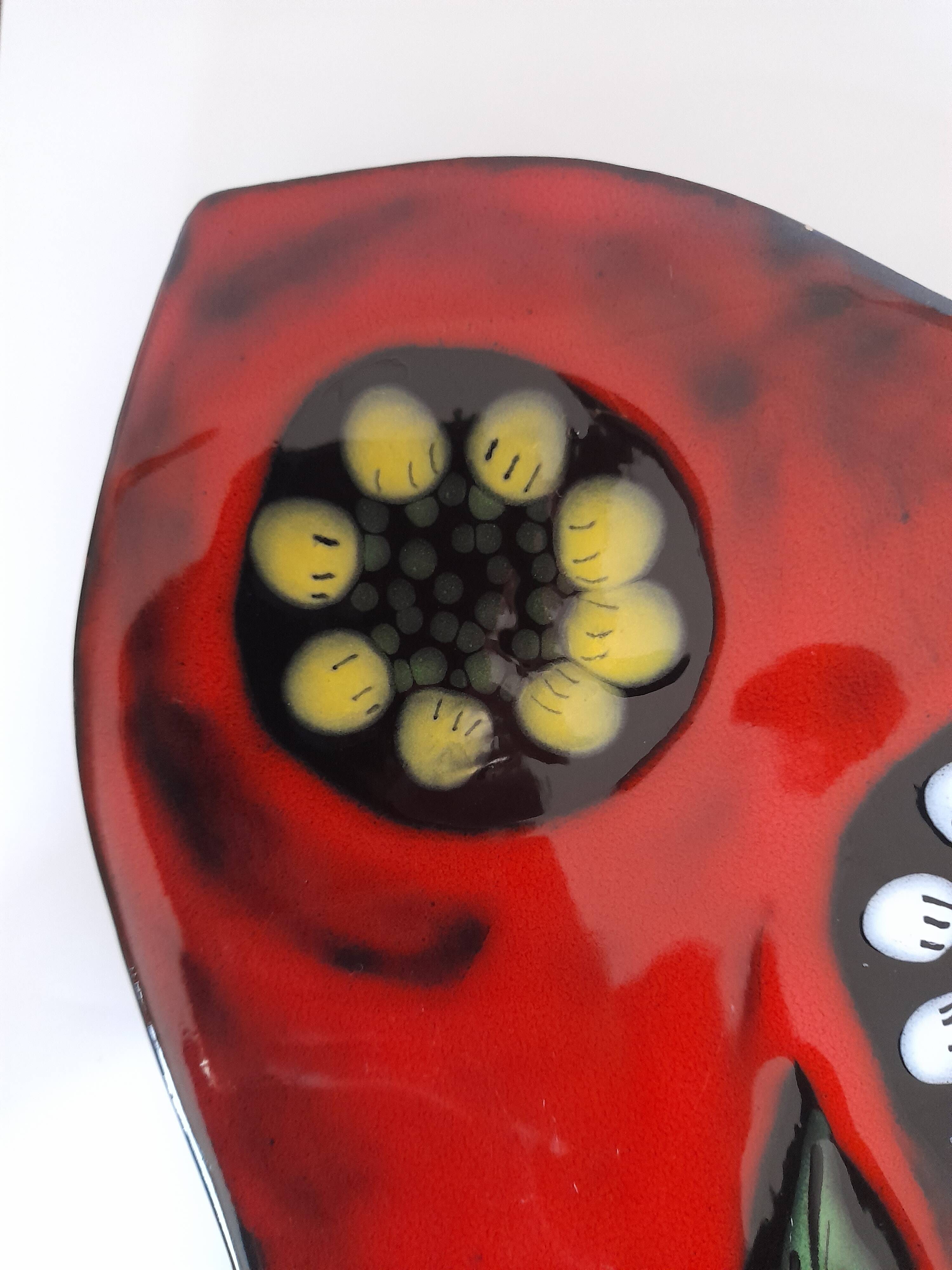 Vintage ceramic dish with floral decoration