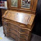 Important secretary desk in Venetian style, Louis XV, made of marquetry walnut.