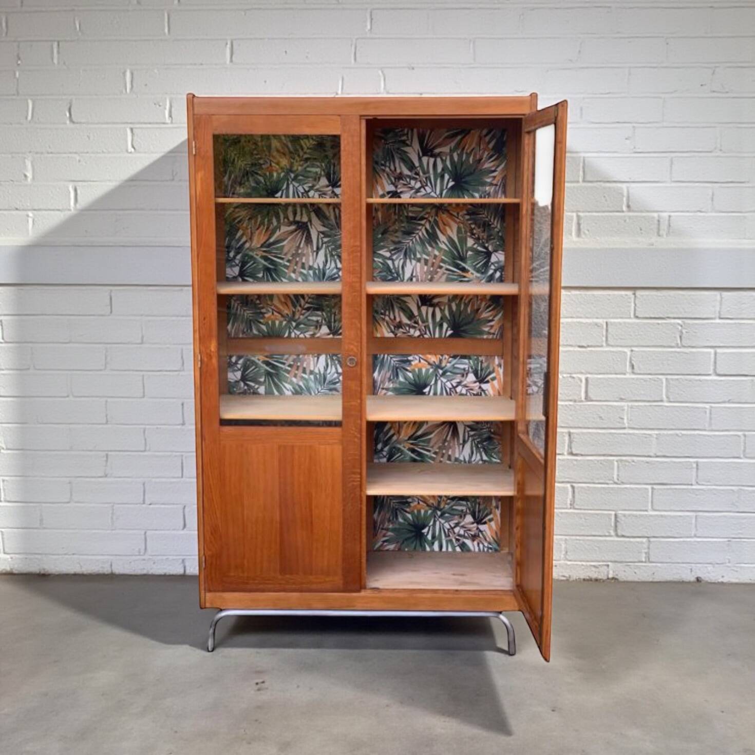 Glass cabinet from a primary school, 1950.