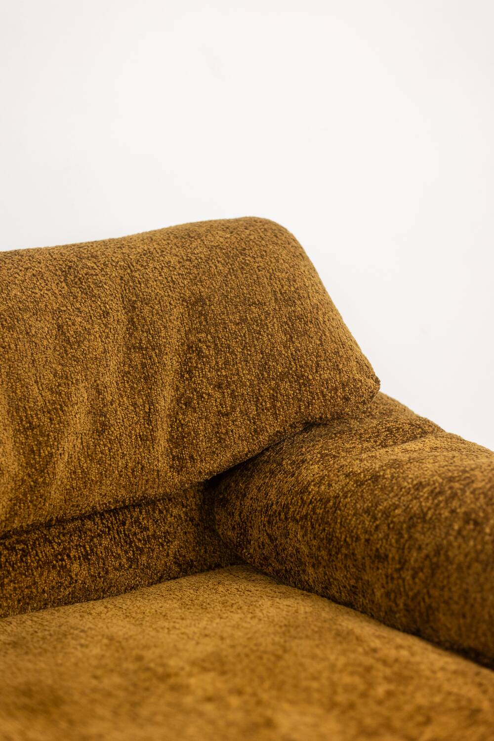 Vico Magistretti. 2-seater sofa, “Maralunga” model. 1970s.