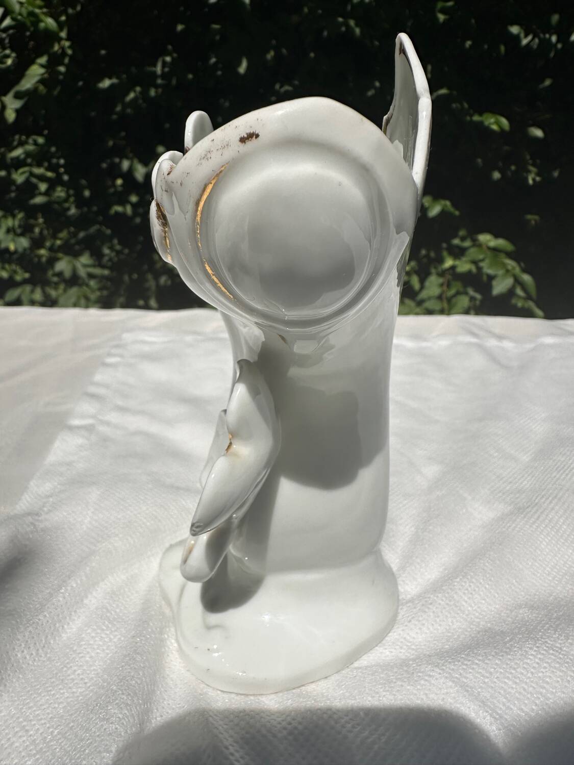 Small White and Gold Porcelain Wedding Vase decorated with Clovers H 16 cm