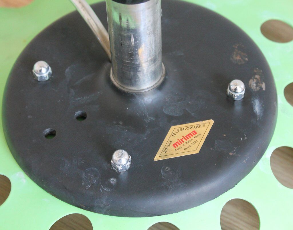 Mirima 70s green stool